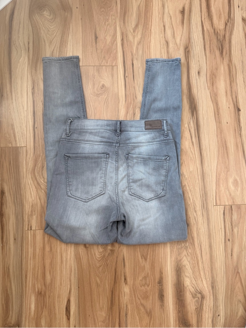 Express Women's Skinny Jeans in Light Gray Wash